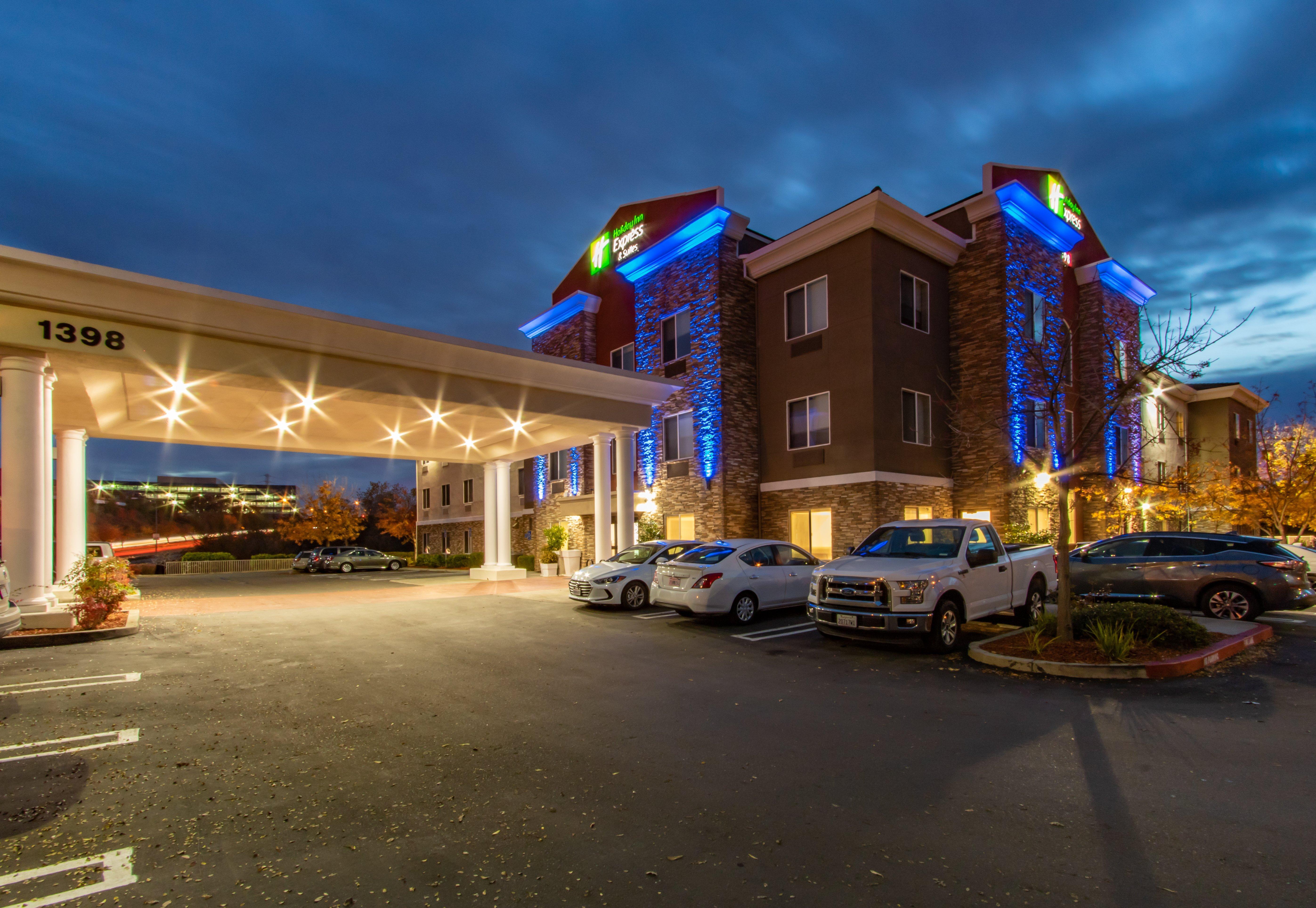 Holiday Inn Express Hotel & Suites Roseville - Galleria Area, An Ihg Hotel Exterior foto